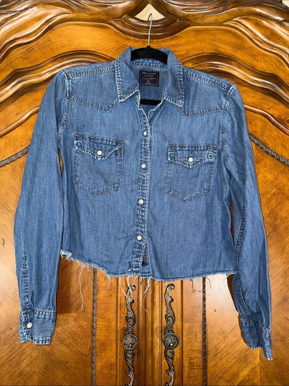 Abercrombie & Fitch Light Blue Cropped Denim Western Shirt